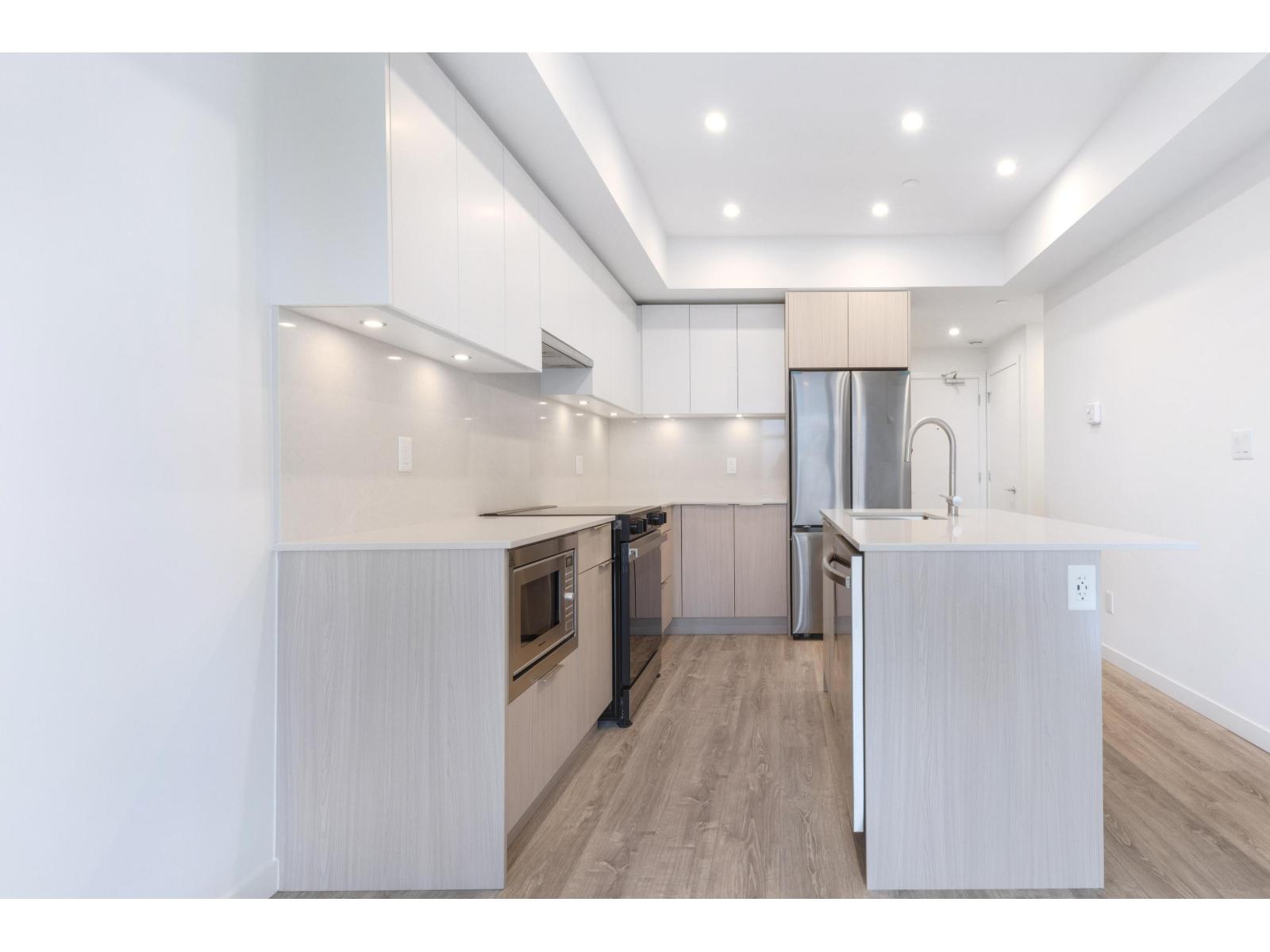 607 10828 139a Street, Surrey, British Columbia  V3R 0H3 - Photo 8 - R3083729