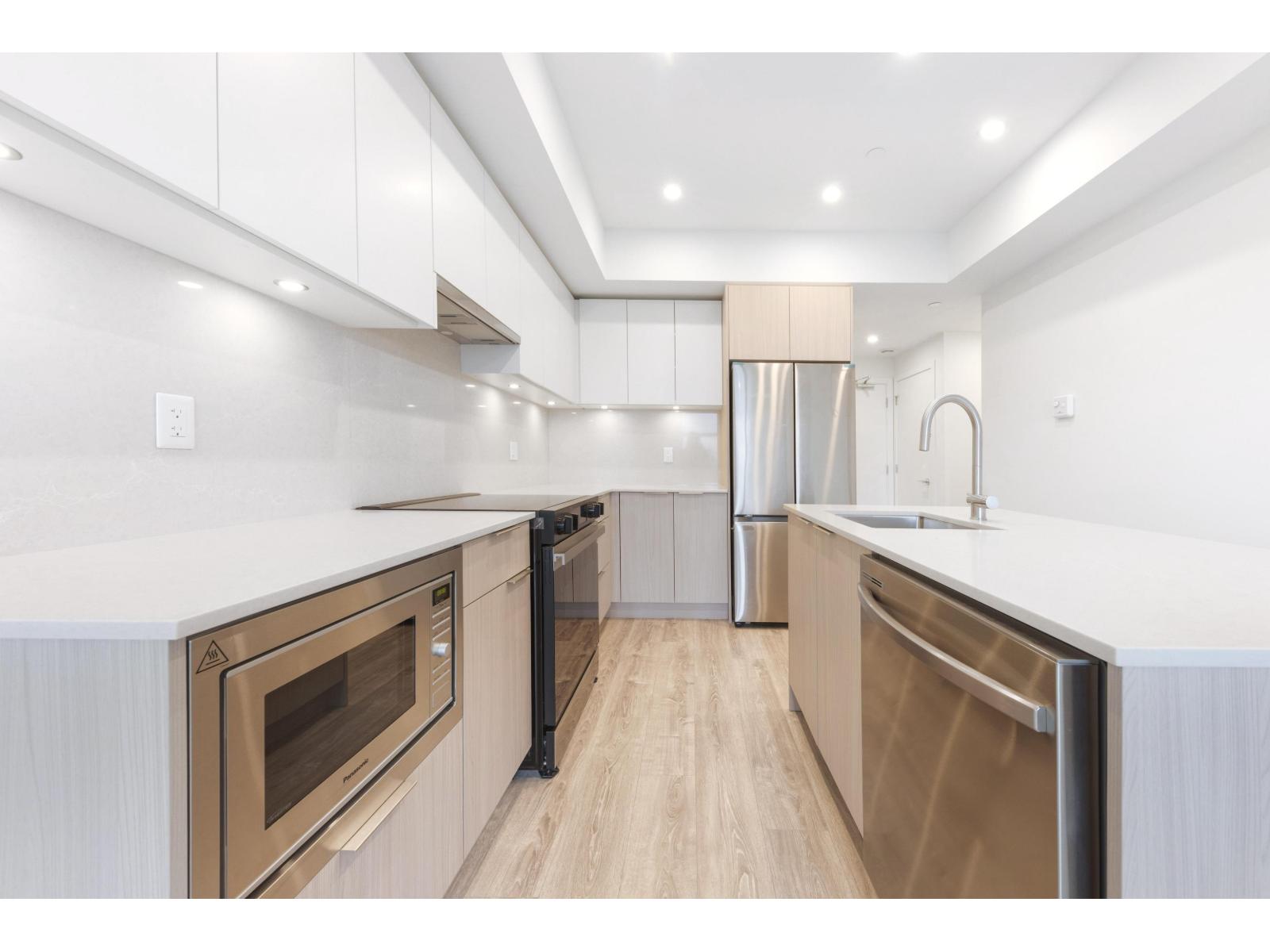 607 10828 139a Street, Surrey, British Columbia  V3R 0H3 - Photo 11 - R3083729