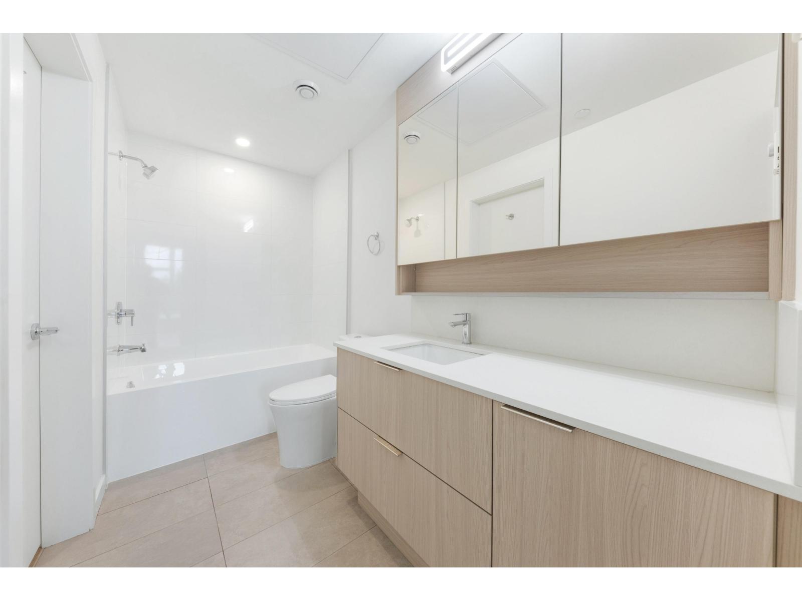 607 10828 139a Street, Surrey, British Columbia  V3R 0H3 - Photo 15 - R3083729