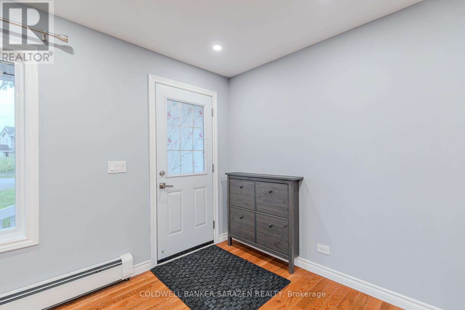 10 Argue Drive, Ottawa, Ontario  K2E 6S1 - Photo 4 - X12733480