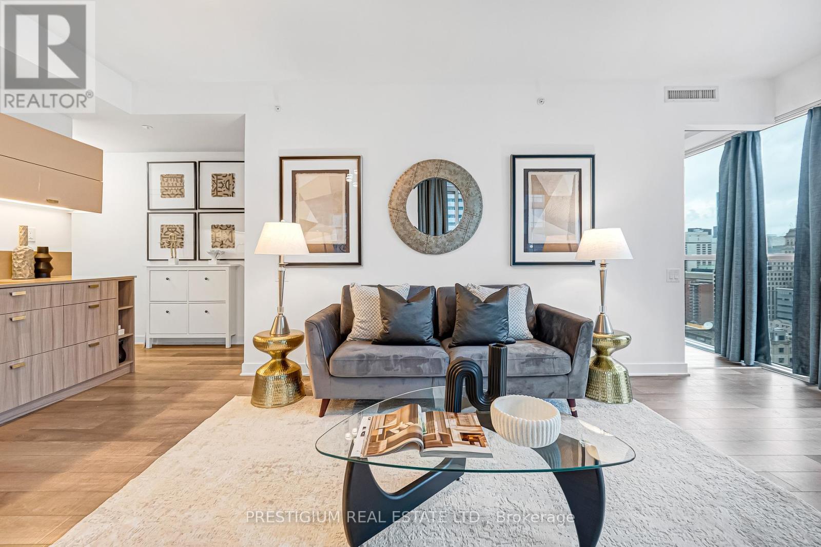 1910 - 290 Adelaide Street W, Toronto, Ontario  M5V 0P3 - Photo 10 - C12653430