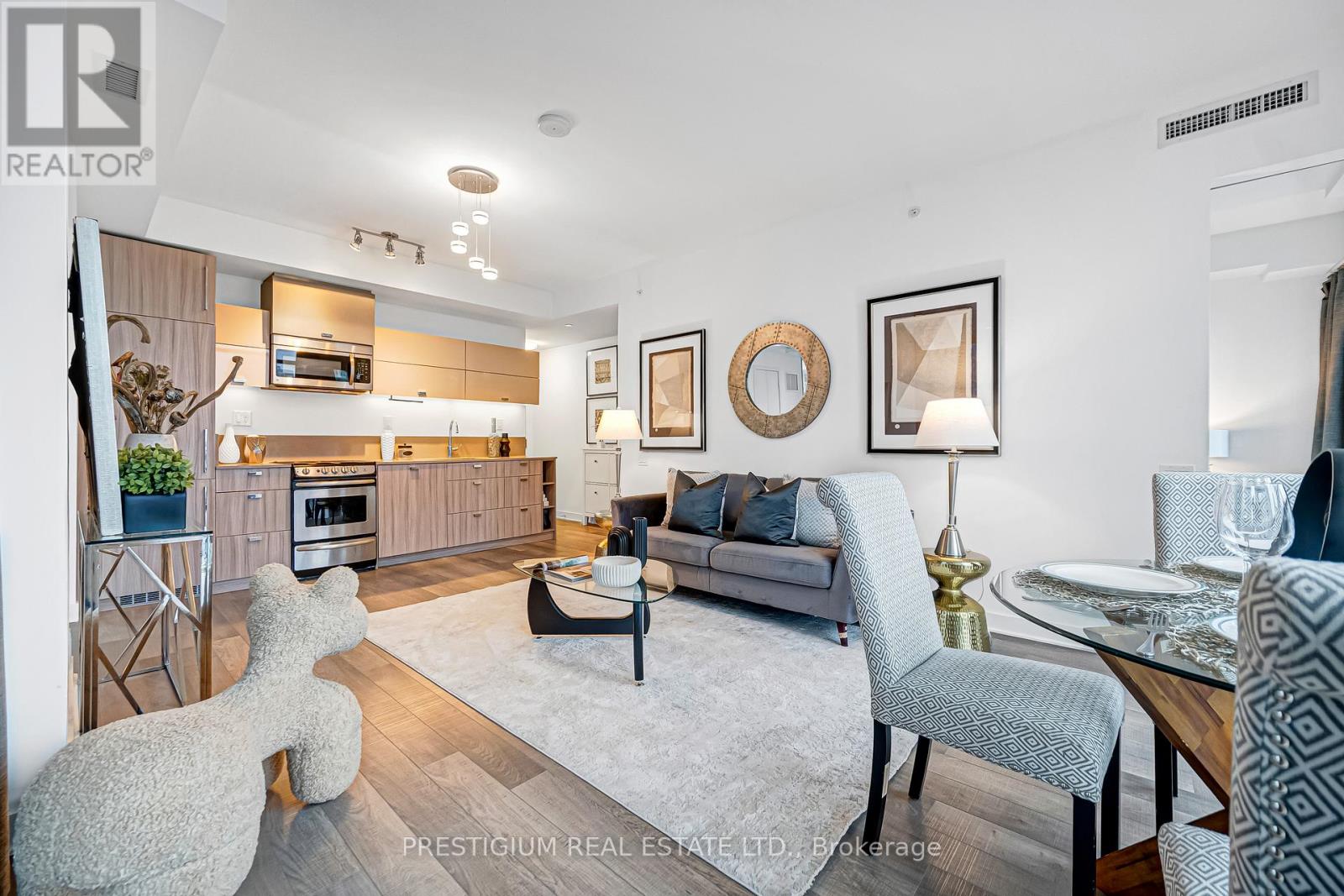 1910 - 290 Adelaide Street W, Toronto, Ontario  M5V 0P3 - Photo 11 - C12653430