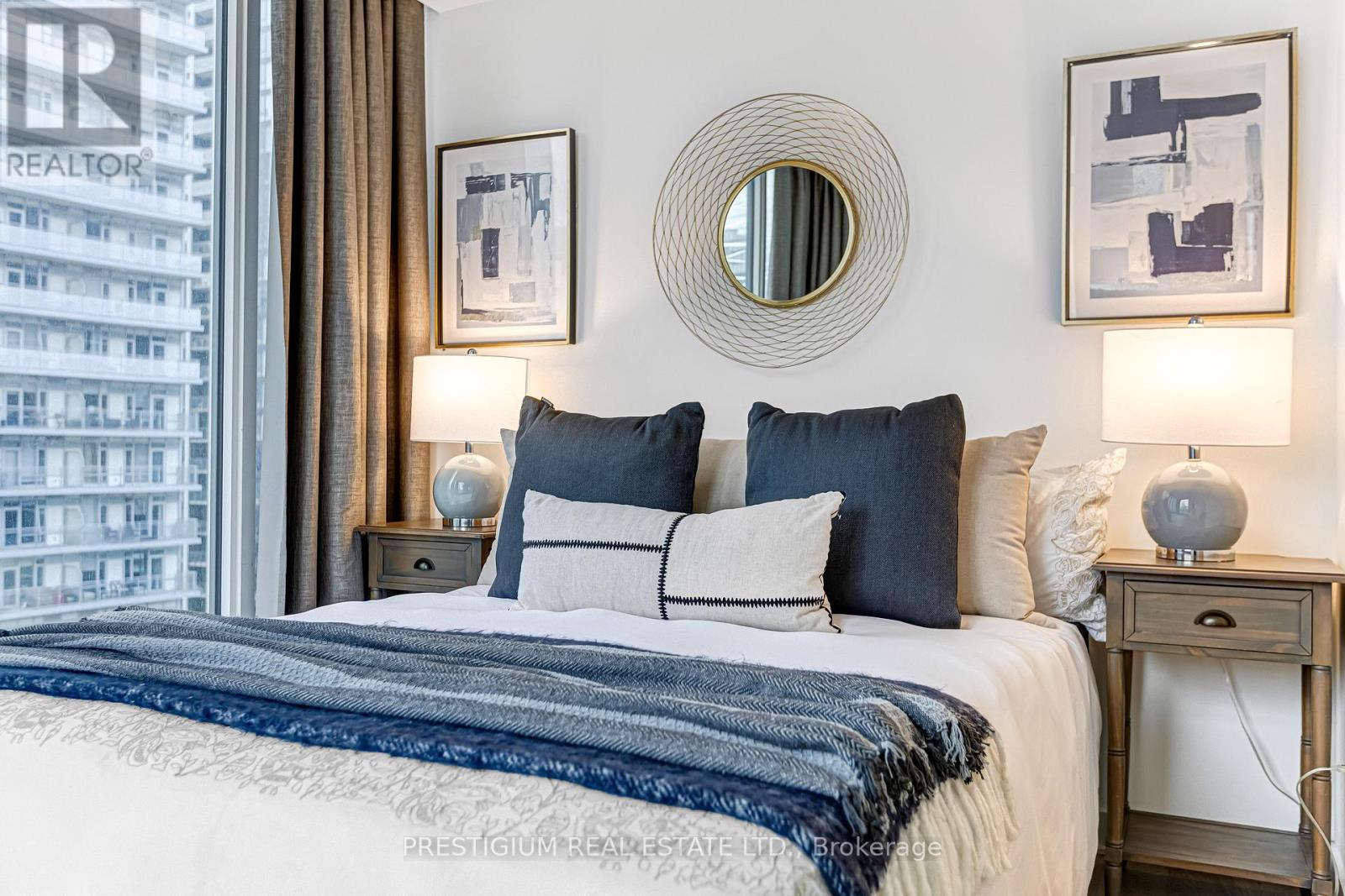 1910 - 290 Adelaide Street W, Toronto, Ontario  M5V 0P3 - Photo 23 - C12653430