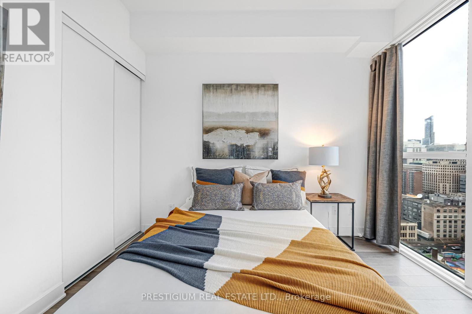 1910 - 290 Adelaide Street W, Toronto, Ontario  M5V 0P3 - Photo 32 - C12653430