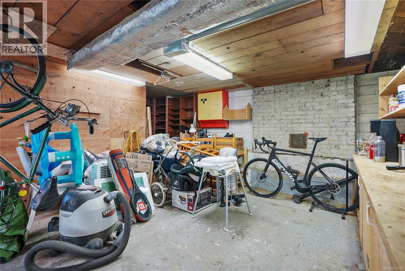 1316 Carnsew St, Victoria, British Columbia  V8S 1P2 - Photo 27 - 1024045