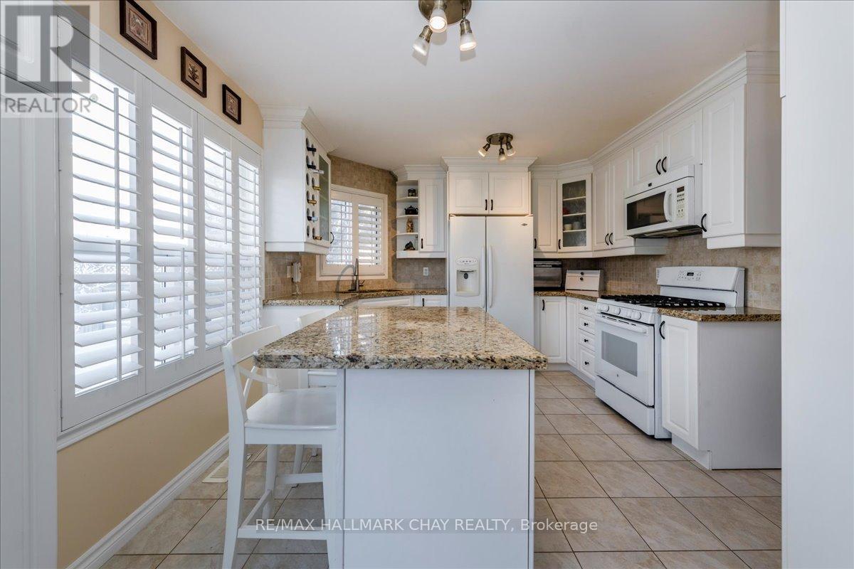 13 Teal Place, Barrie, Ontario  L4N 8W1 - Photo 9 - S12730894