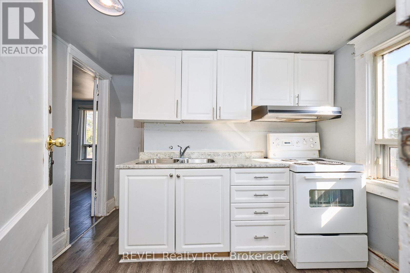 5806 Prince Edward Avenue, Niagara Falls, Ontario  L2G 5J3 - Photo 27 - X12733502