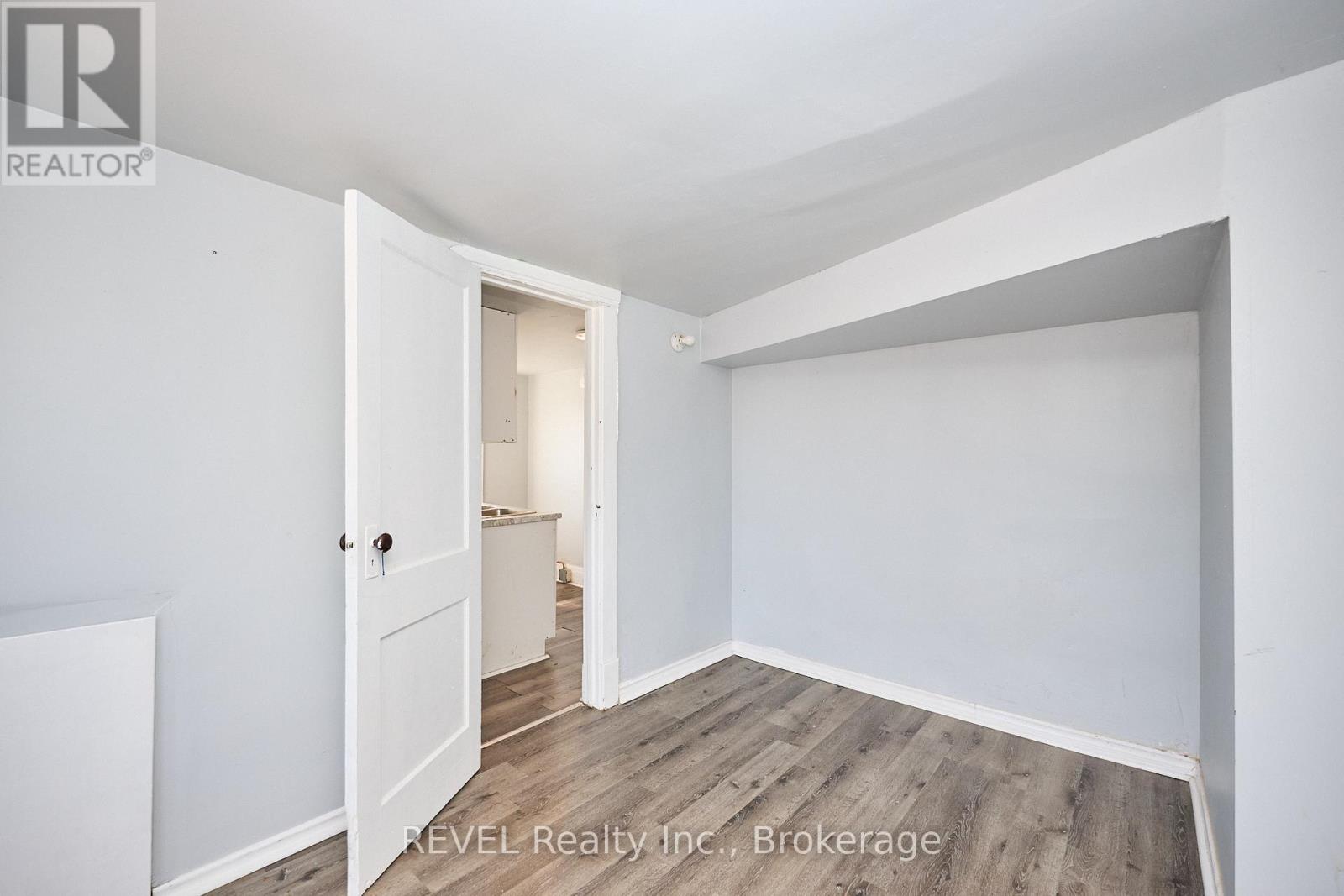 5806 Prince Edward Avenue, Niagara Falls, Ontario  L2G 5J3 - Photo 29 - X12733502