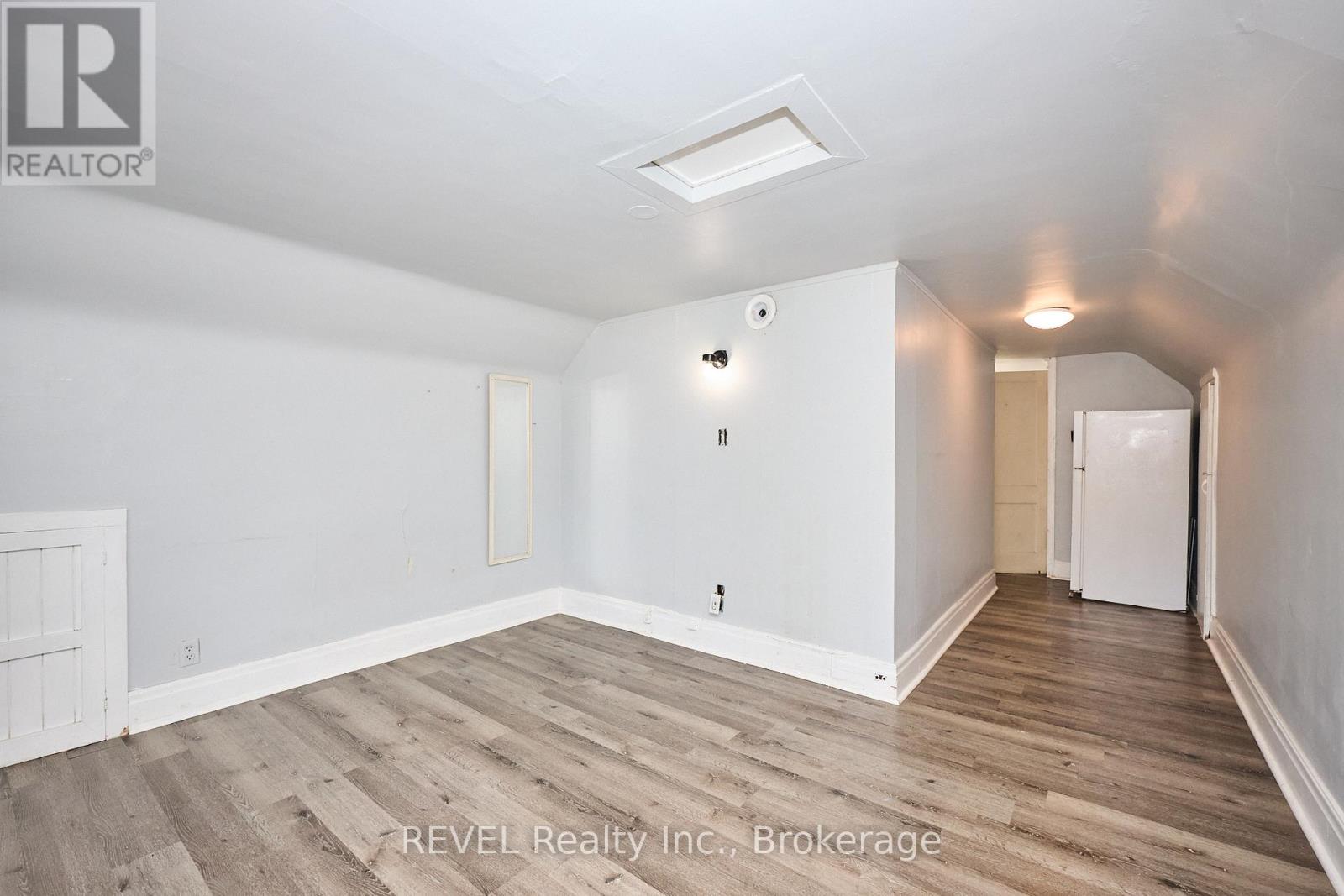 5806 Prince Edward Avenue, Niagara Falls, Ontario  L2G 5J3 - Photo 32 - X12733502