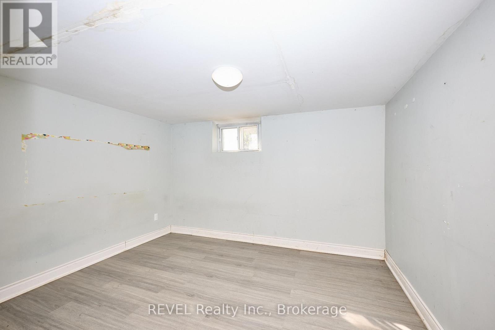 5806 Prince Edward Avenue, Niagara Falls, Ontario  L2G 5J3 - Photo 35 - X12733502