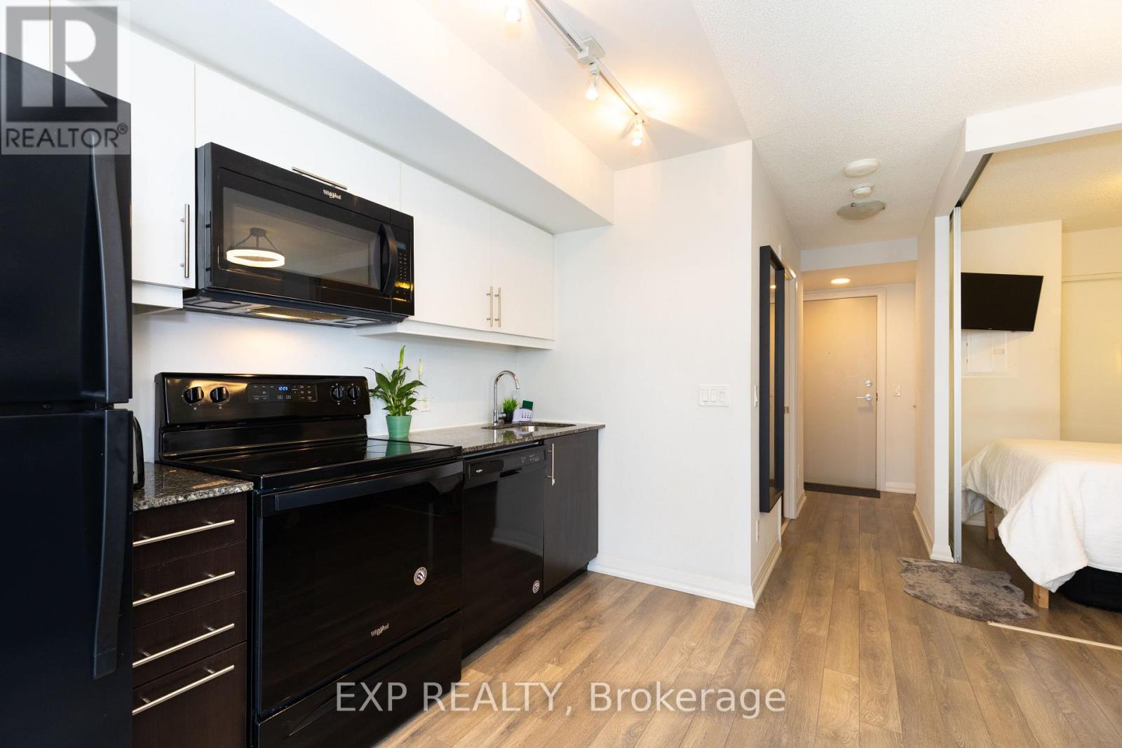 707 - 30 Meadowglen Place, Toronto, Ontario  M1G 0A6 - Photo 6 - E12733482