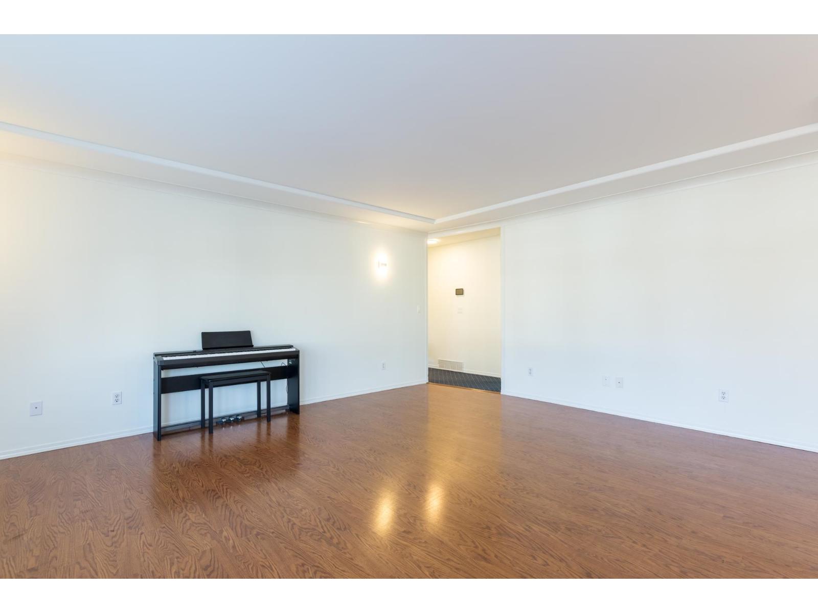 15450 91a Avenue, Surrey, British Columbia  V3R 9W8 - Photo 5 - R3083711