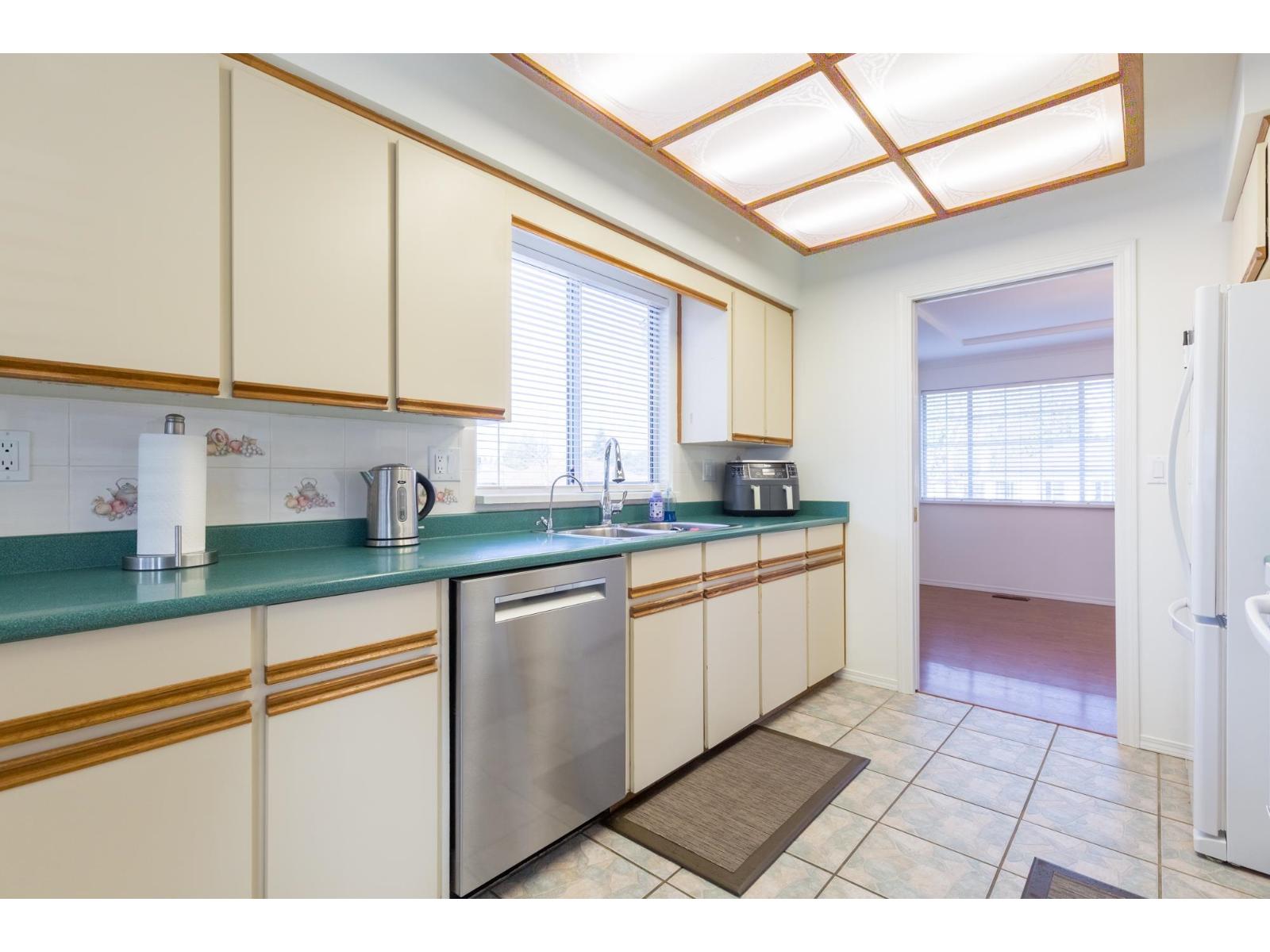 15450 91a Avenue, Surrey, British Columbia  V3R 9W8 - Photo 10 - R3083711