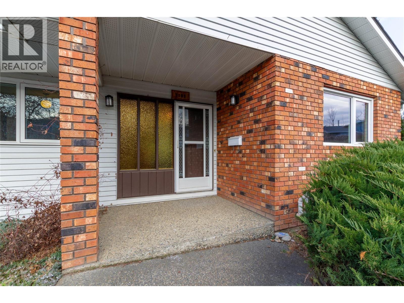 3985 15 Avenue, Vernon, British Columbia  V1T 8H5 - Photo 4 - 10373987