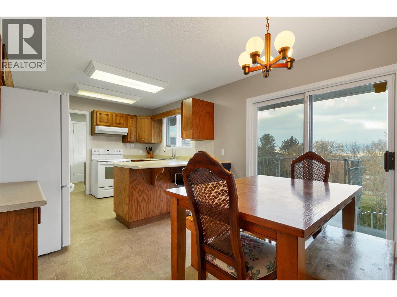 3985 15 Avenue, Vernon, British Columbia  V1T 8H5 - Photo 9 - 10373987