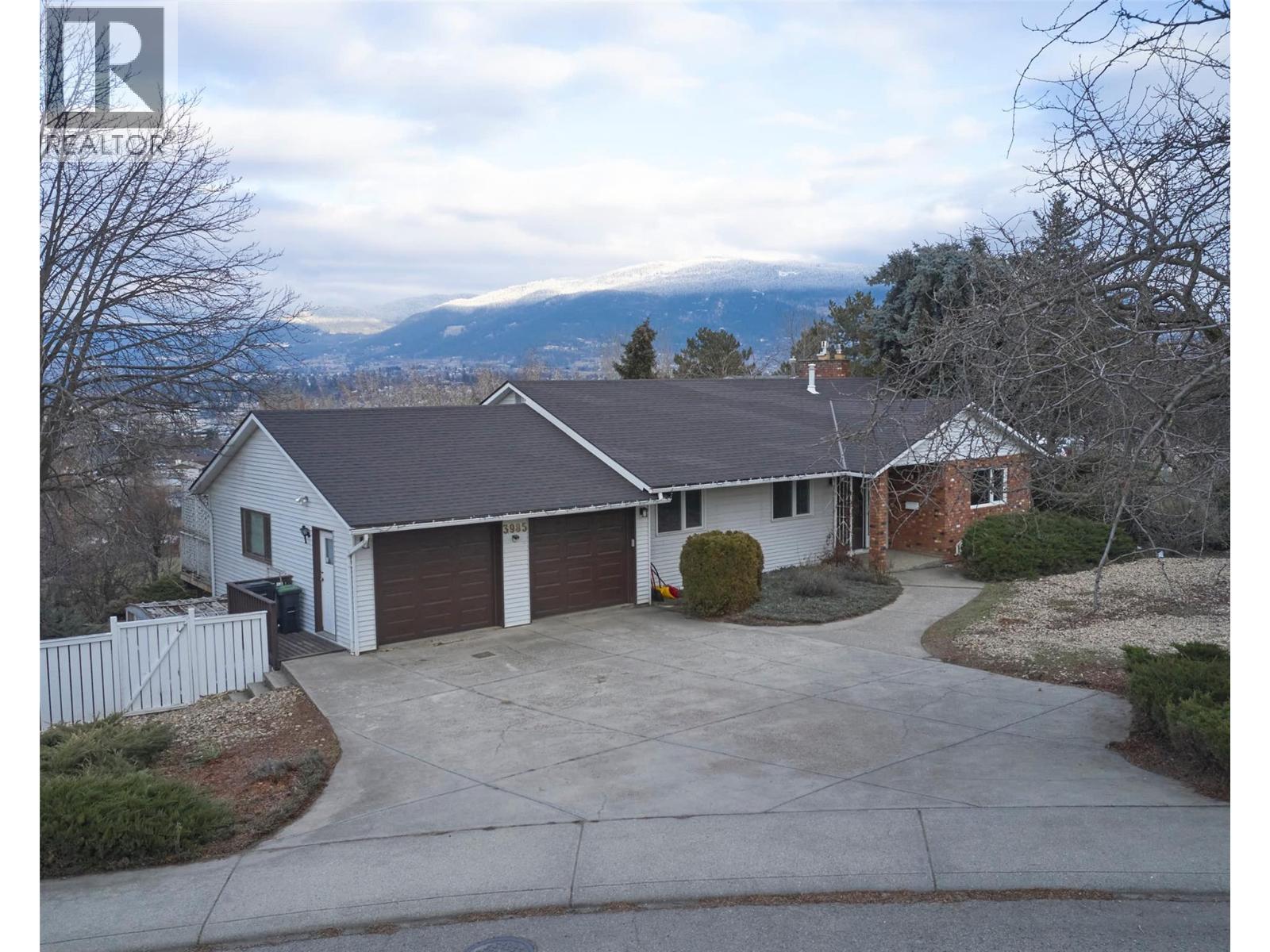 3985 15 Avenue, Vernon, British Columbia  V1T 8H5 - Photo 2 - 10373987