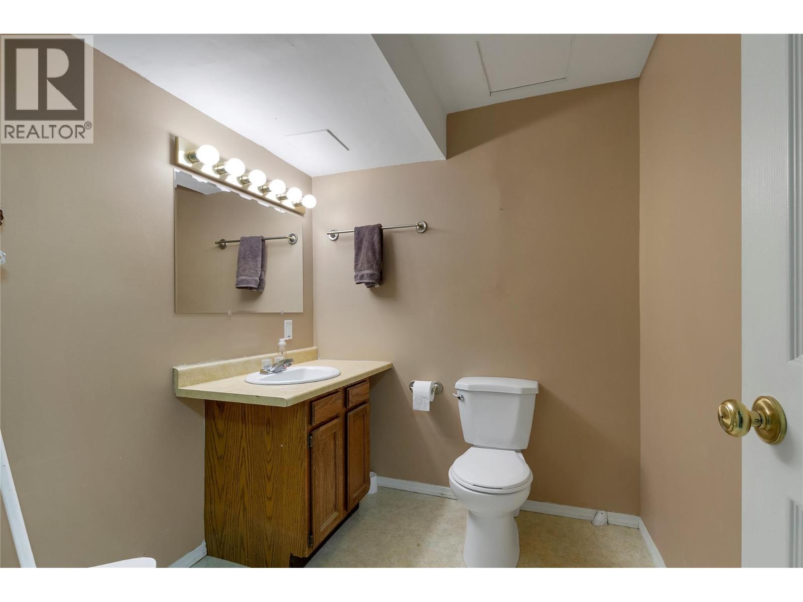 3985 15 Avenue, Vernon, British Columbia  V1T 8H5 - Photo 39 - 10373987