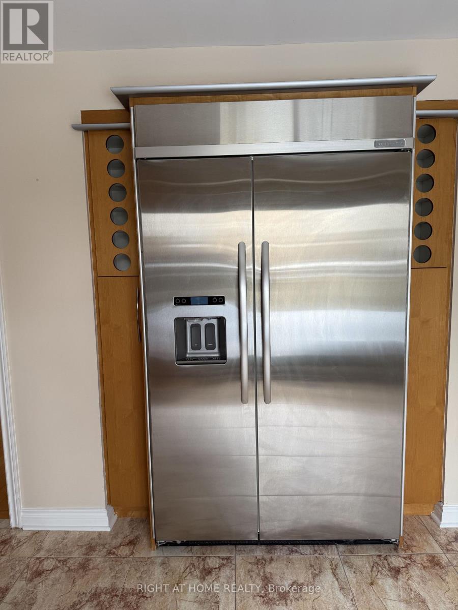 6 Carriage Lane, Toronto, Ontario  M2R 3V6 - Photo 15 - C12733444