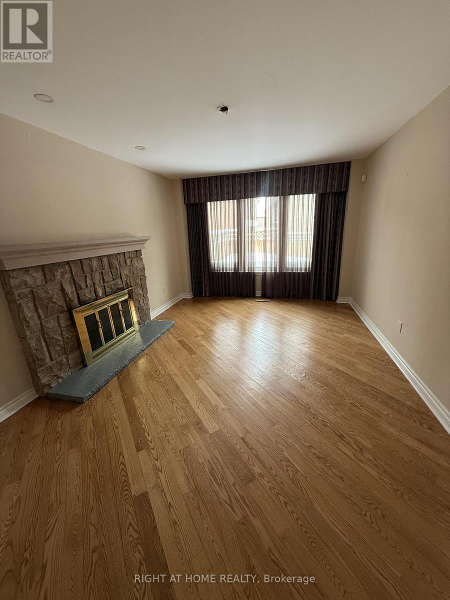 6 Carriage Lane, Toronto, Ontario  M2R 3V6 - Photo 17 - C12733444