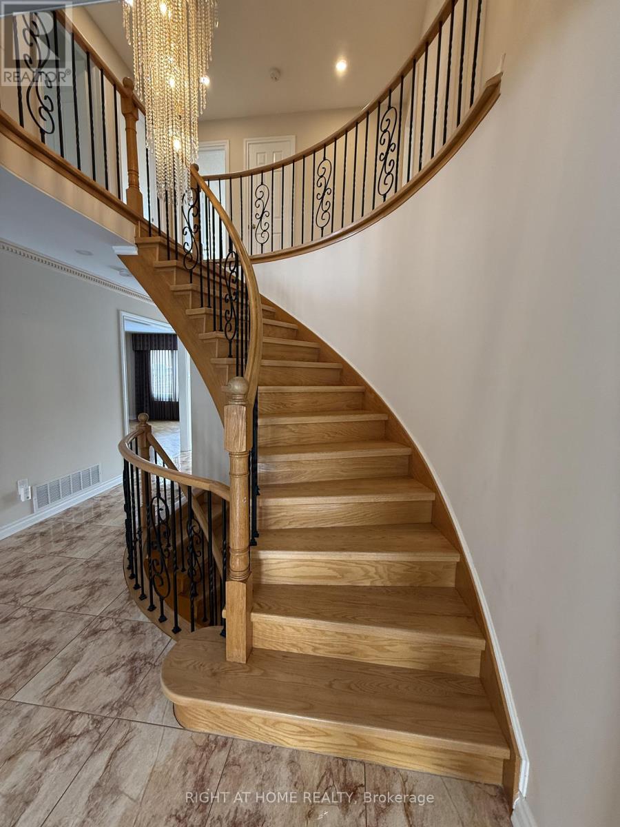 6 Carriage Lane, Toronto, Ontario  M2R 3V6 - Photo 20 - C12733444