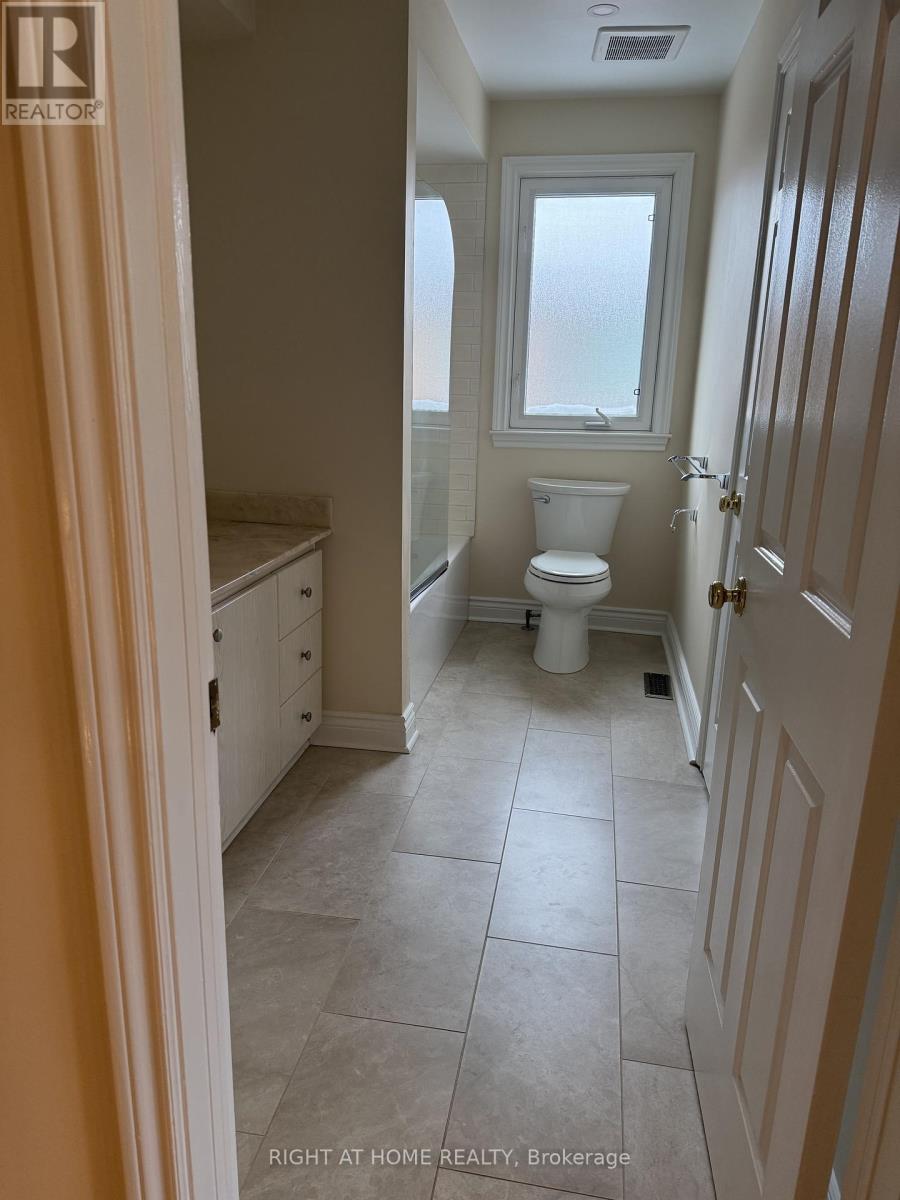 6 Carriage Lane, Toronto, Ontario  M2R 3V6 - Photo 21 - C12733444