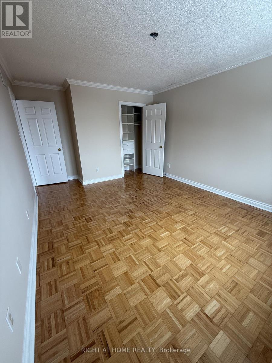 6 Carriage Lane, Toronto, Ontario  M2R 3V6 - Photo 25 - C12733444