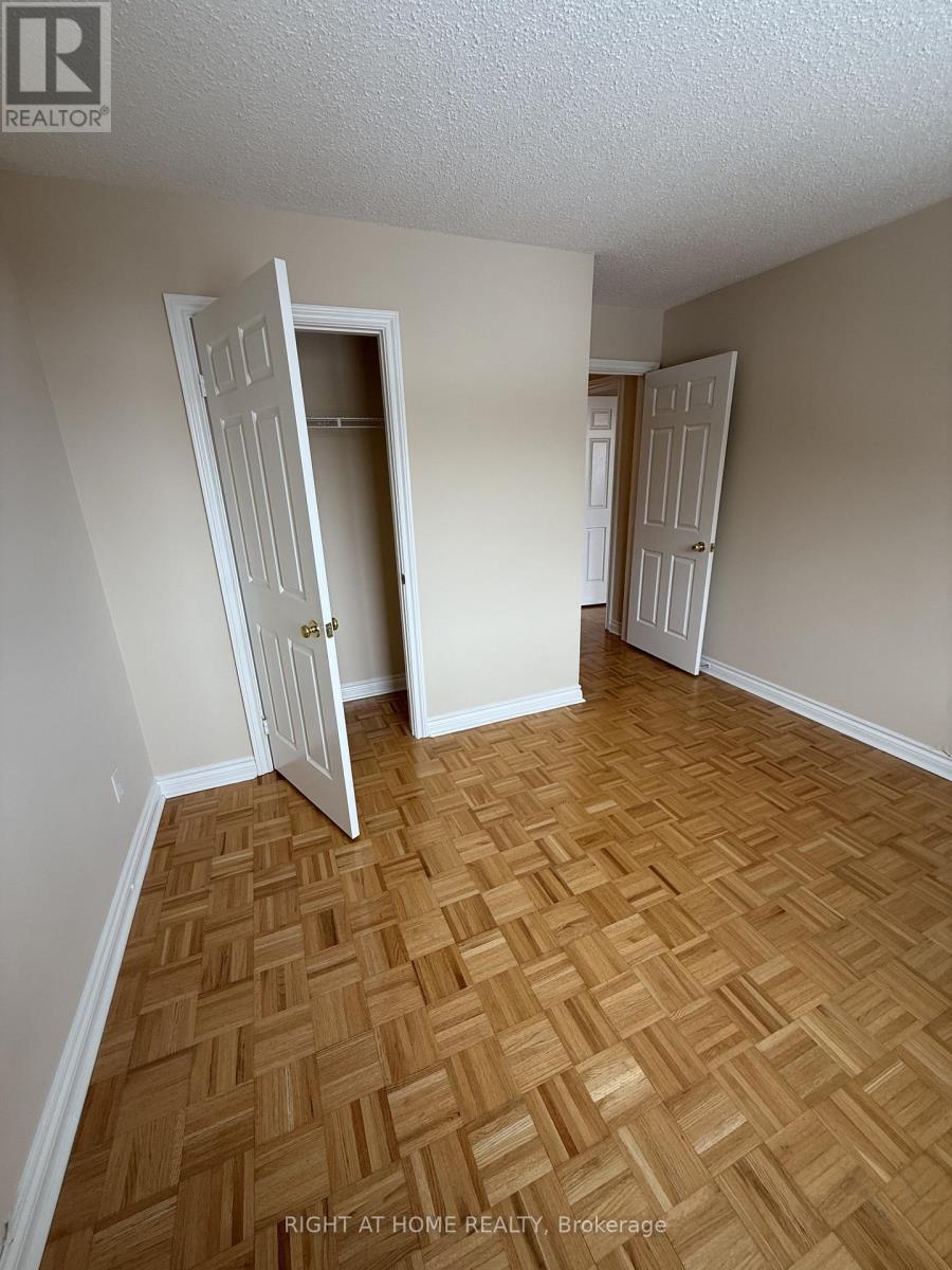 6 Carriage Lane, Toronto, Ontario  M2R 3V6 - Photo 27 - C12733444