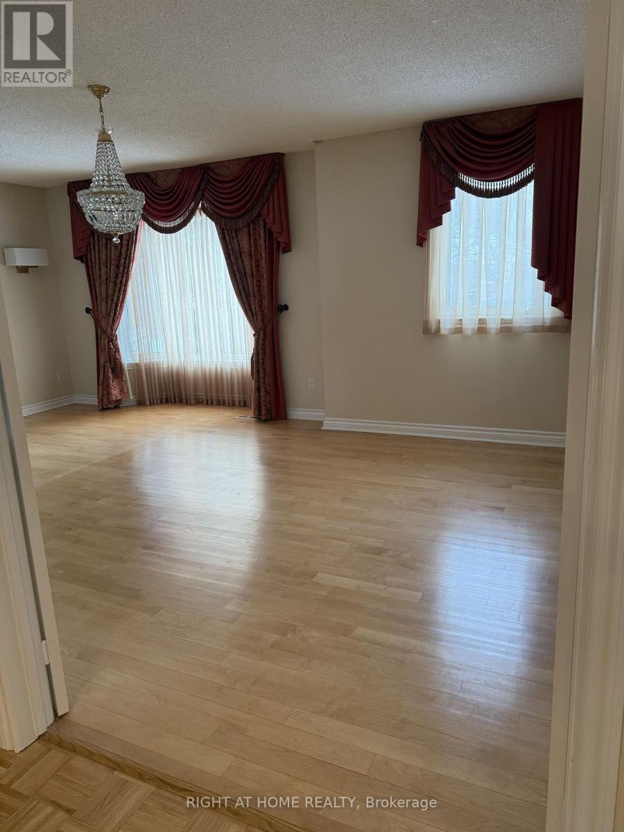 6 Carriage Lane, Toronto, Ontario  M2R 3V6 - Photo 30 - C12733444