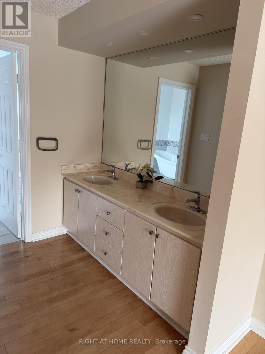 6 Carriage Lane, Toronto, Ontario  M2R 3V6 - Photo 33 - C12733444