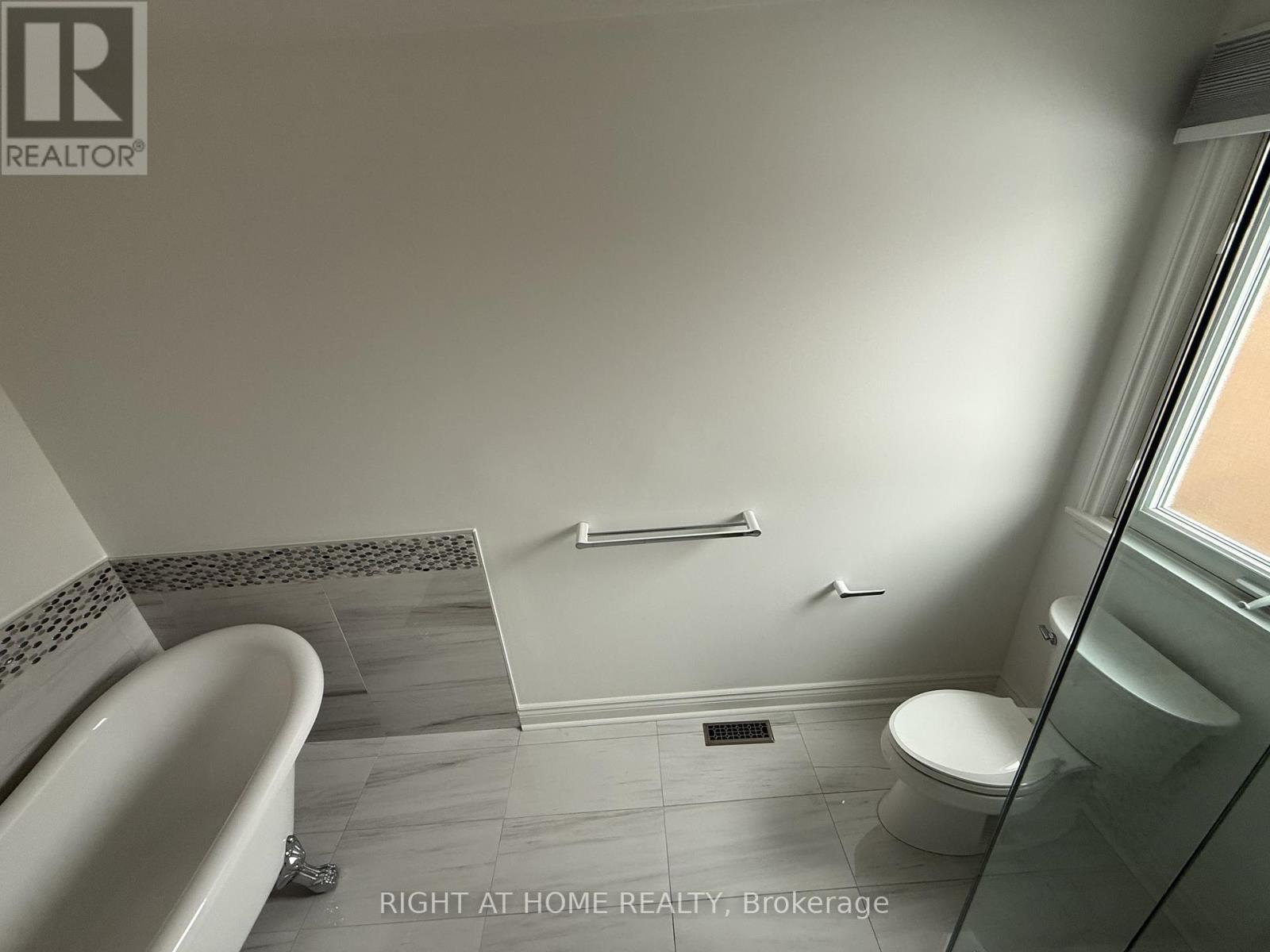 6 Carriage Lane, Toronto, Ontario  M2R 3V6 - Photo 34 - C12733444