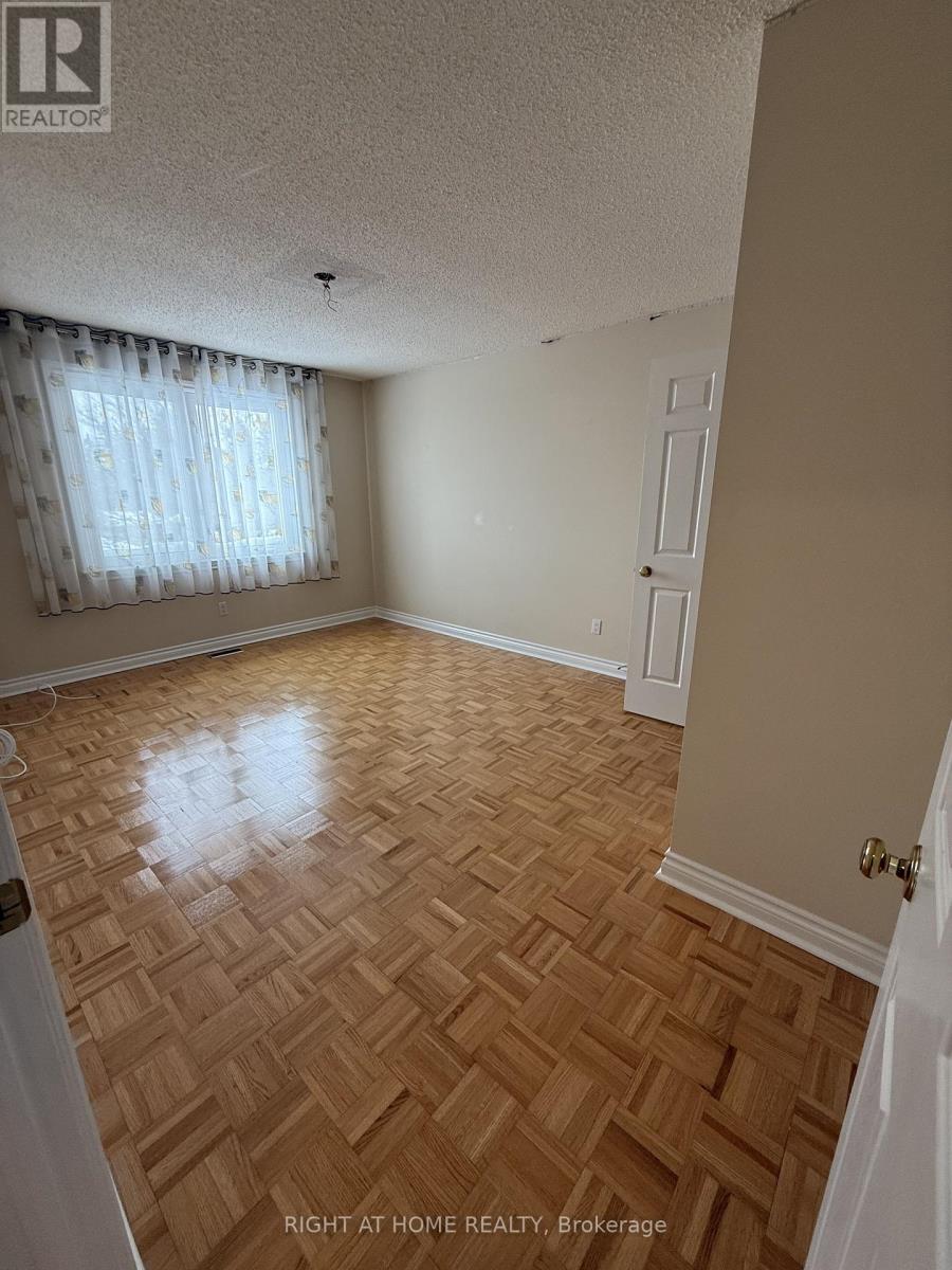 6 Carriage Lane, Toronto, Ontario  M2R 3V6 - Photo 38 - C12733444