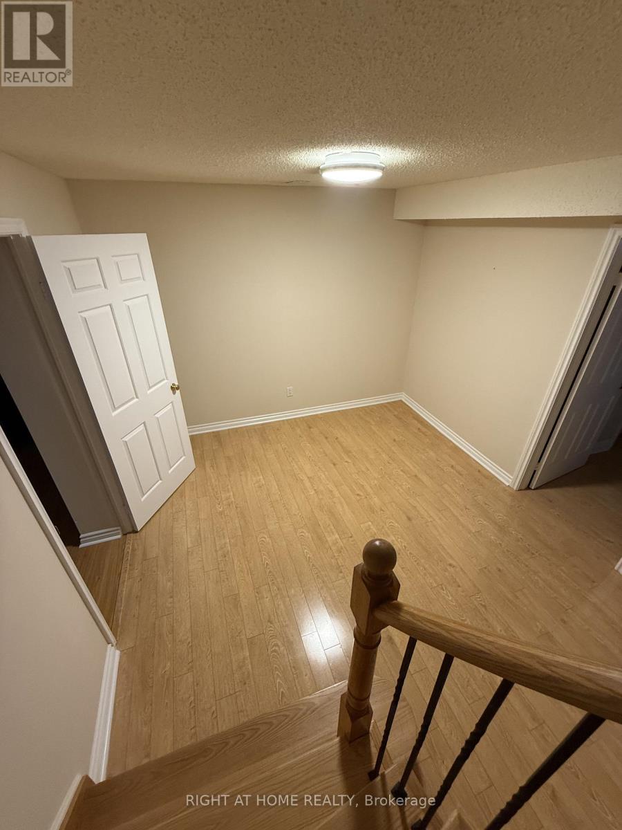 6 Carriage Lane, Toronto, Ontario  M2R 3V6 - Photo 41 - C12733444