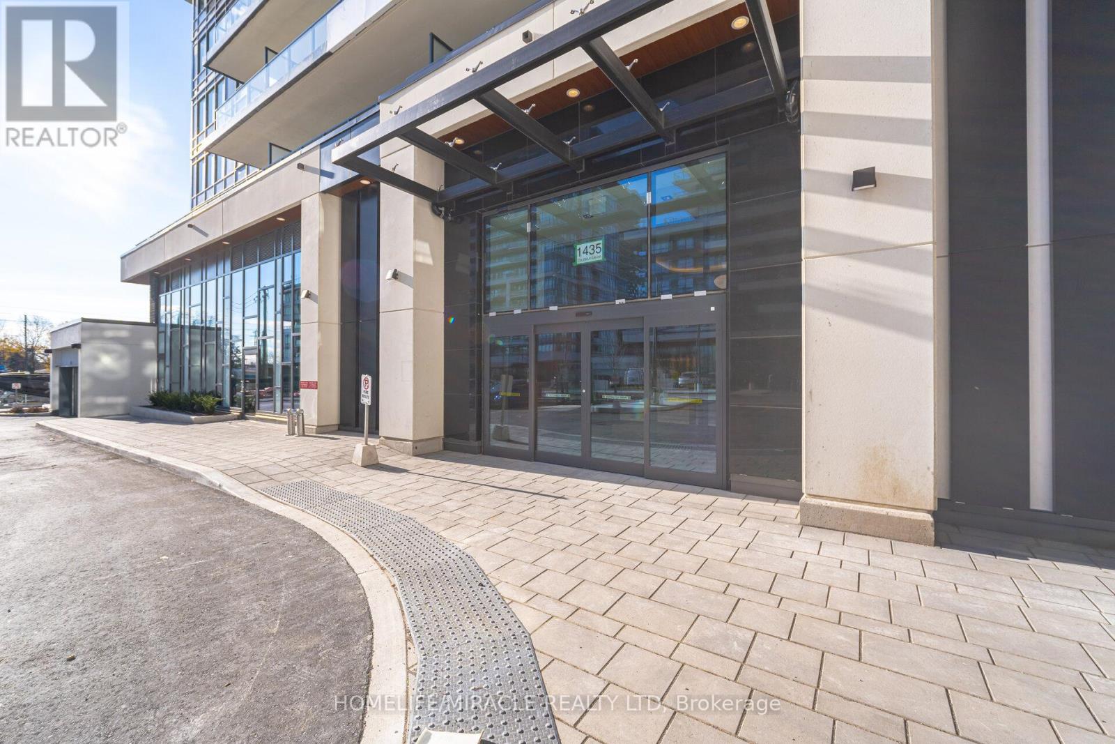 1110 - 1435 Celebration Drive, Pickering, Ontario L1W 0C3 - Photo 2 - E12733436