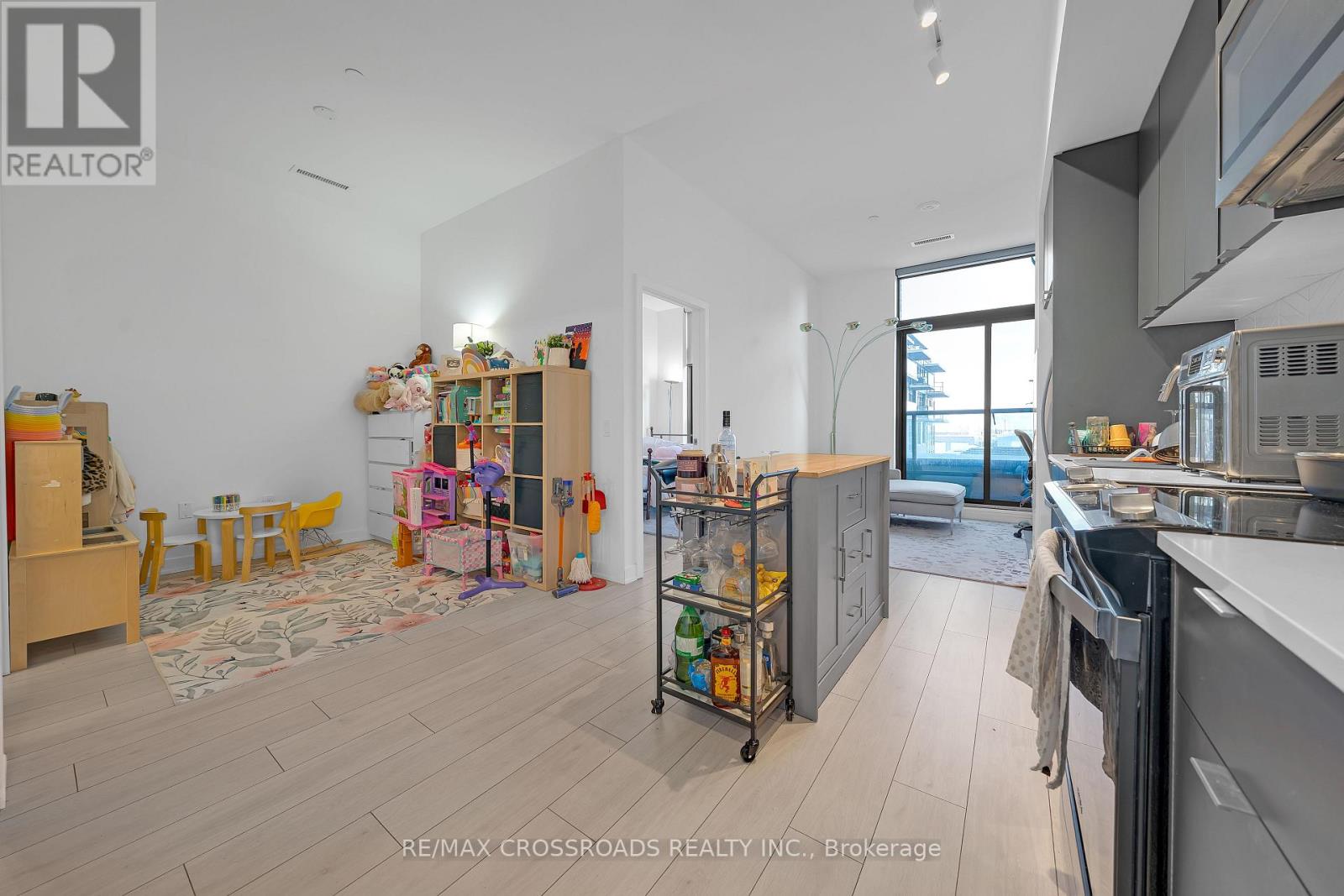 202 - 1606 Charles Street, Whitby, Ontario  L1N 0P1 - Photo 6 - E12733470