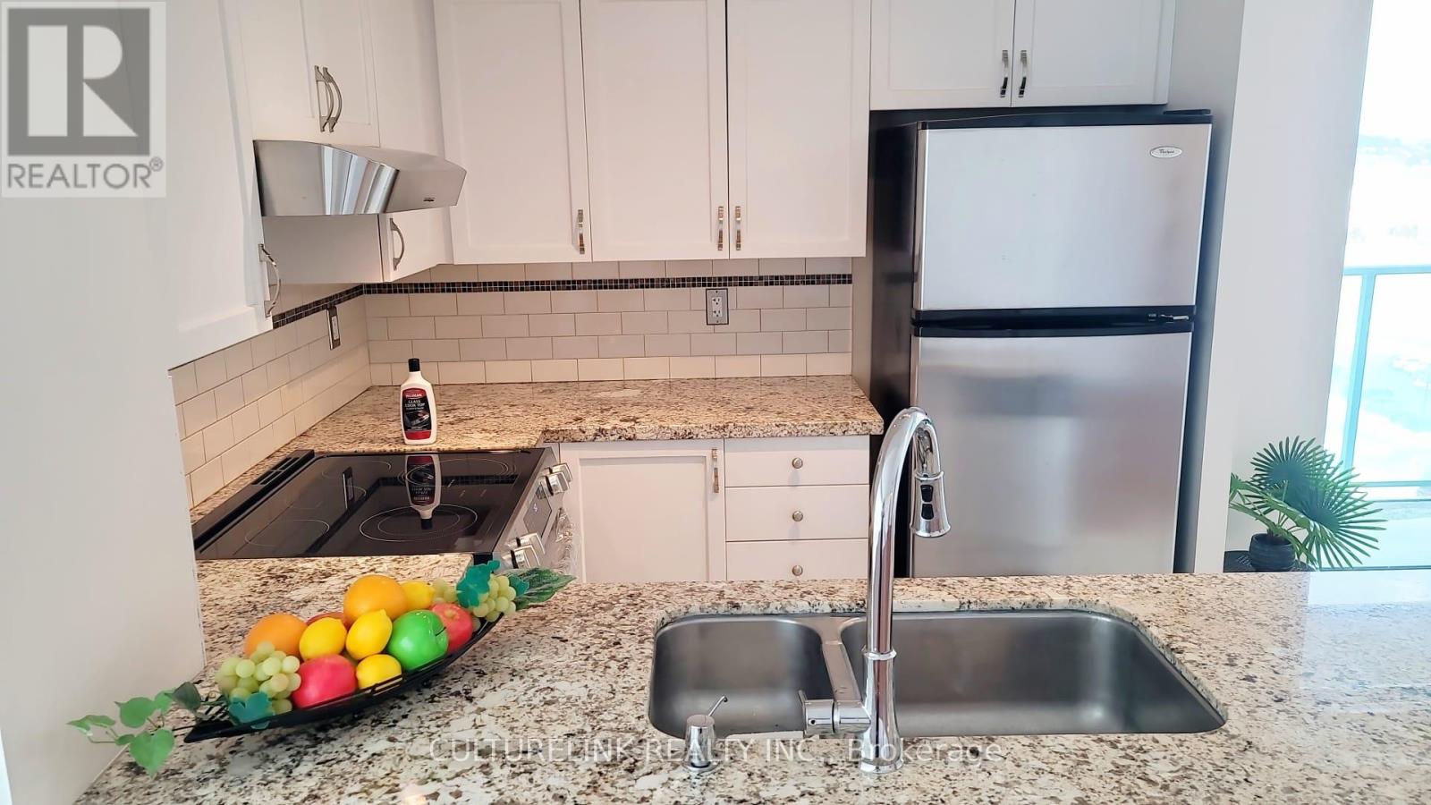 1103 - 11 Oneida Crescent, Richmond Hill, Ontario  L4B 0A1 - Photo 5 - N12725666