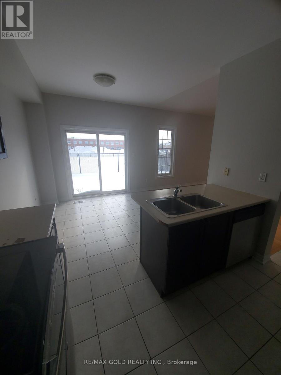 45 Education Road, Brampton, Ontario  L6P 3N4 - Photo 9 - W12714330