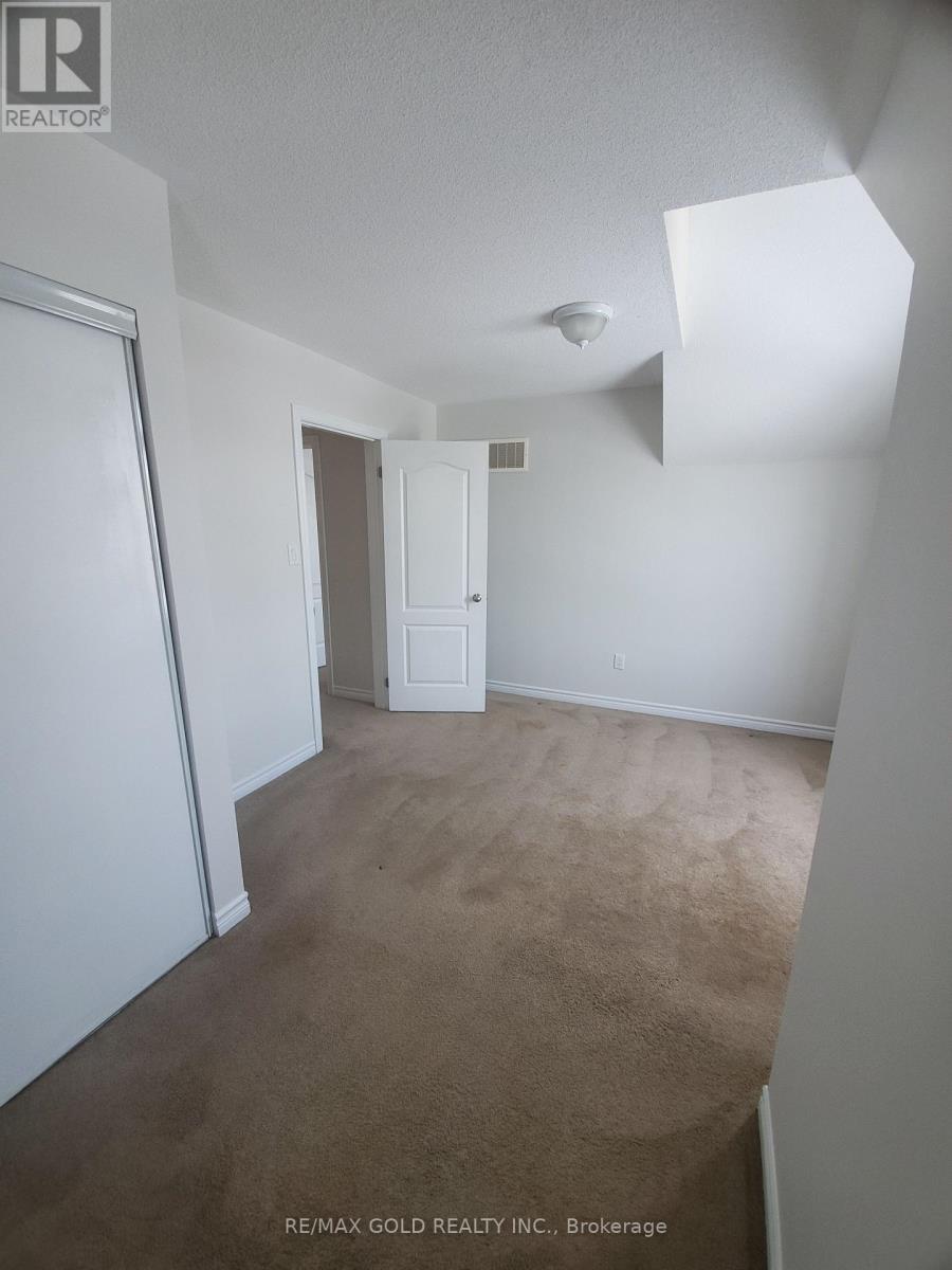 45 Education Road, Brampton, Ontario  L6P 3N4 - Photo 15 - W12714330