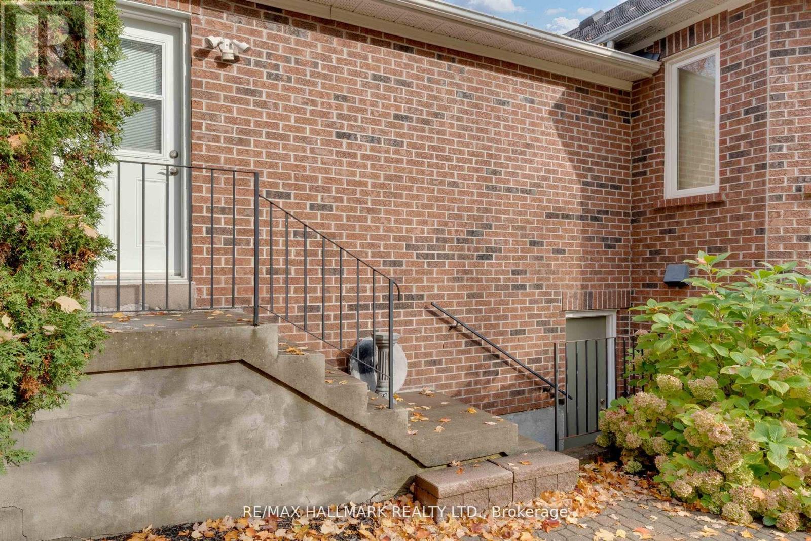 71 Willow Farm Lane, Aurora, Ontario  L4G 6K2 - Photo 39 - N12733550