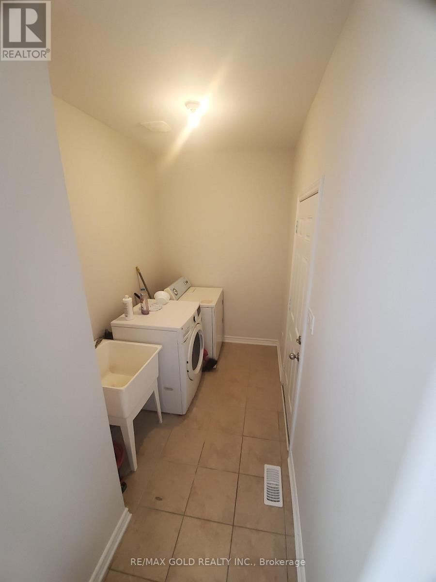 45 Education Road, Brampton, Ontario  L6P 3N4 - Photo 10 - W12714330