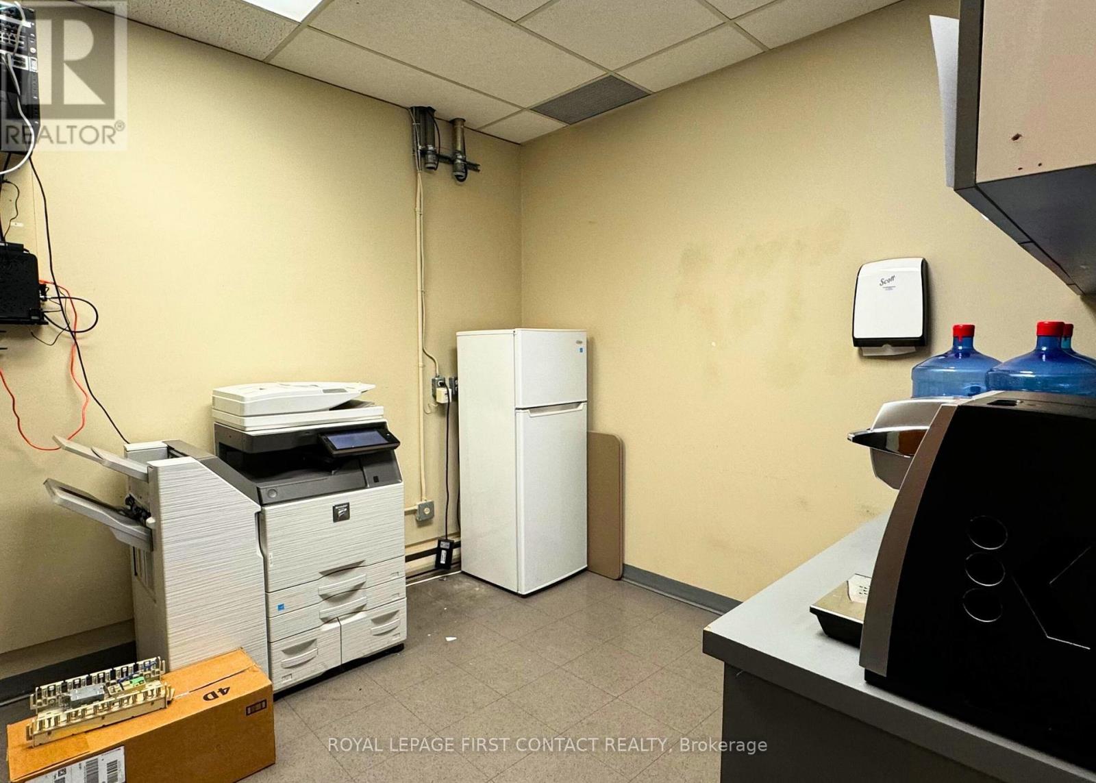 201/202 - 135 Bayfield Street, Barrie, Ontario  L4M 3B3 - Photo 24 - S12733498