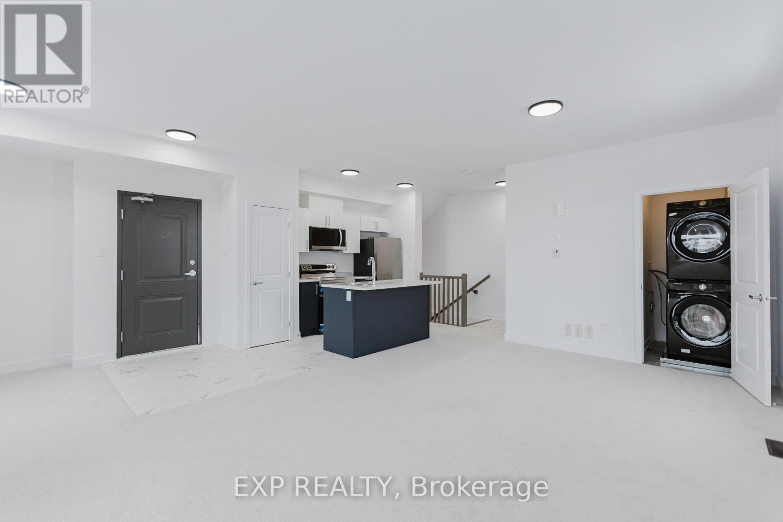 207 Silhouette Private, Ottawa, Ontario  K2J 4S3 - Photo 10 - X12646832