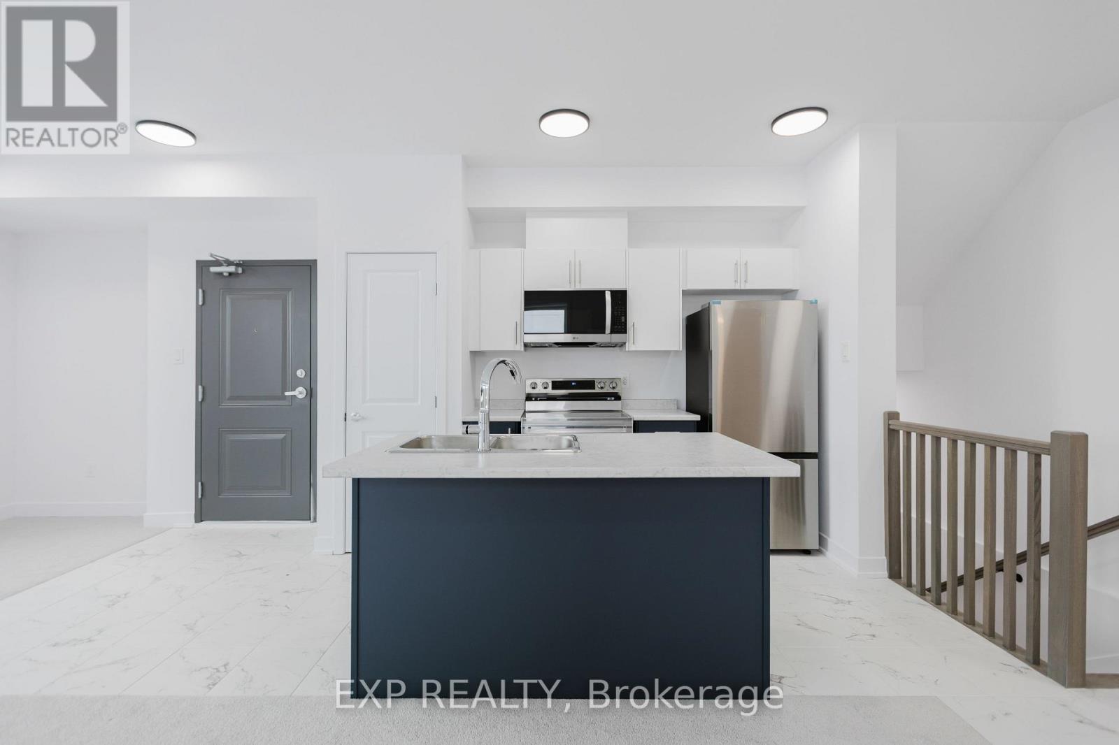 207 Silhouette Private, Ottawa, Ontario  K2J 4S3 - Photo 11 - X12646832