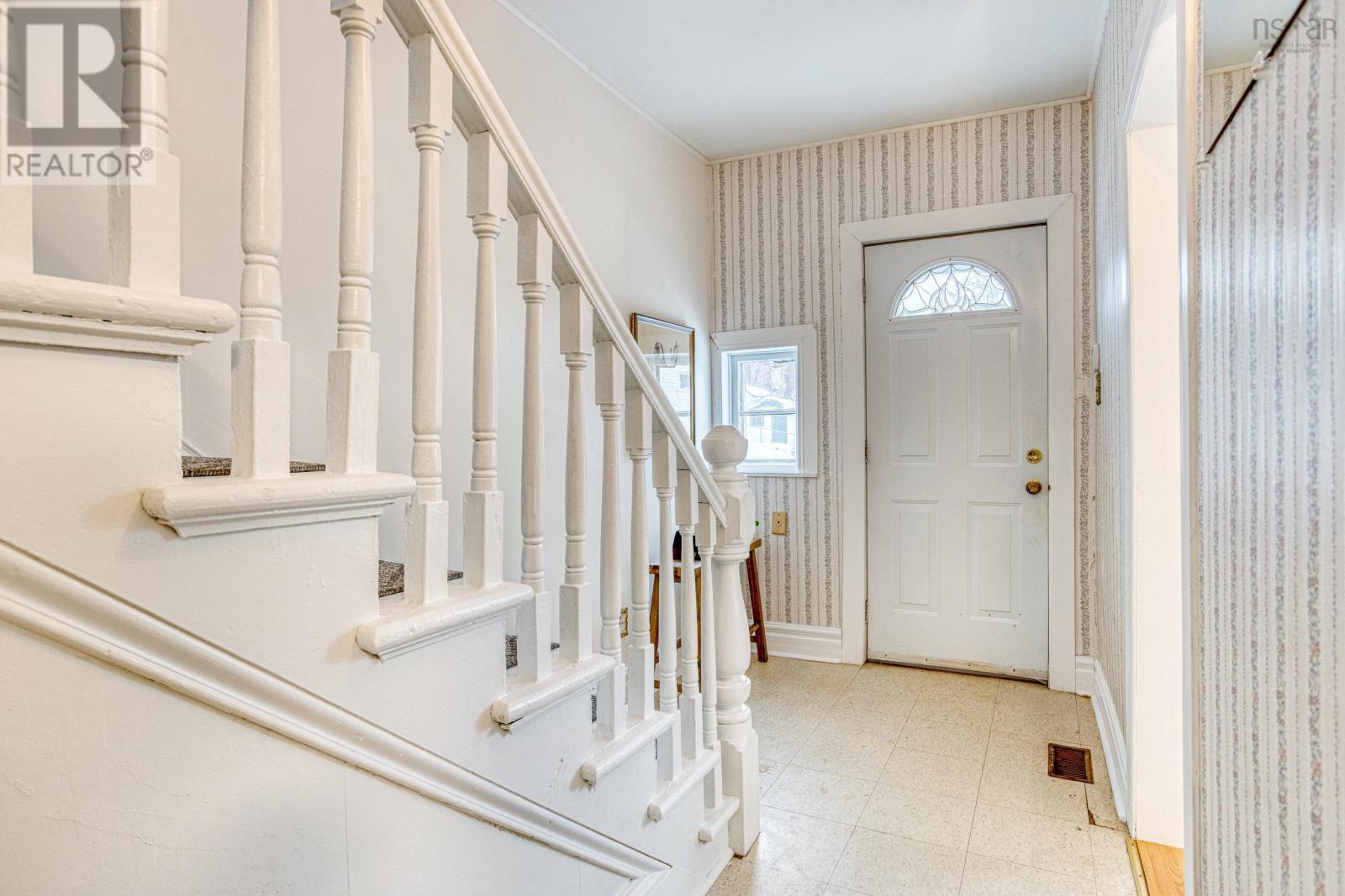 11 Maynard Street, Dartmouth, Nova Scotia  B2Y 1V8 - Photo 10 - 202601408