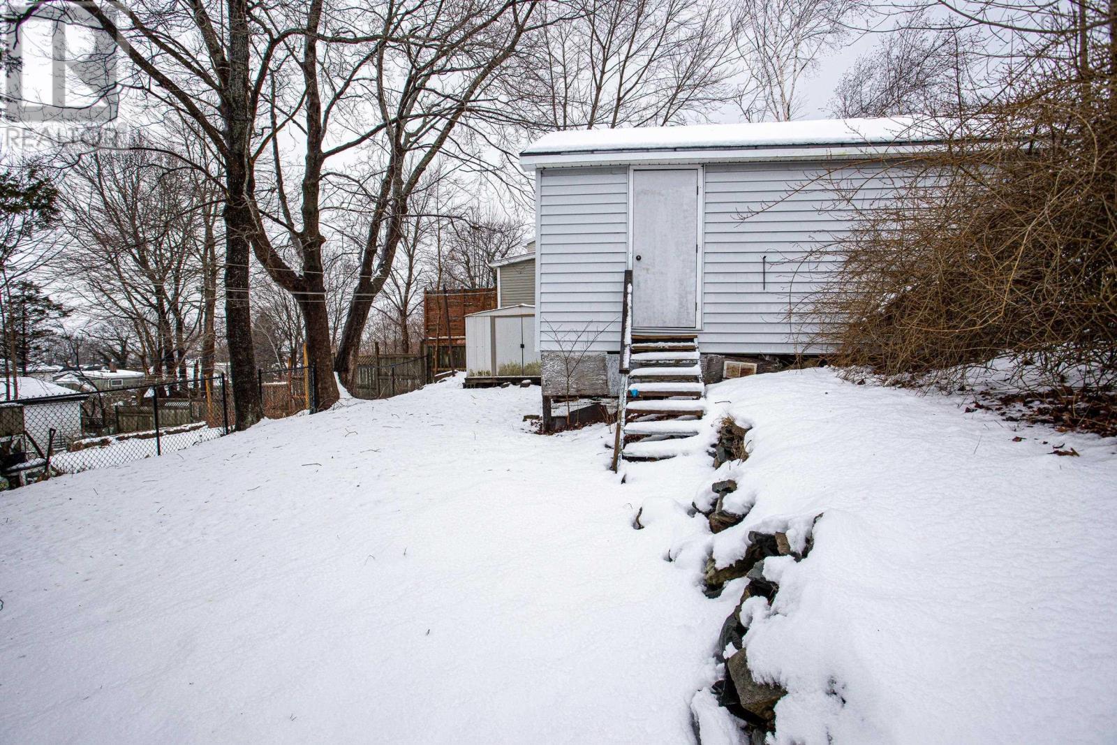 11 Maynard Street, Dartmouth, Nova Scotia  B2Y 1V8 - Photo 37 - 202601408