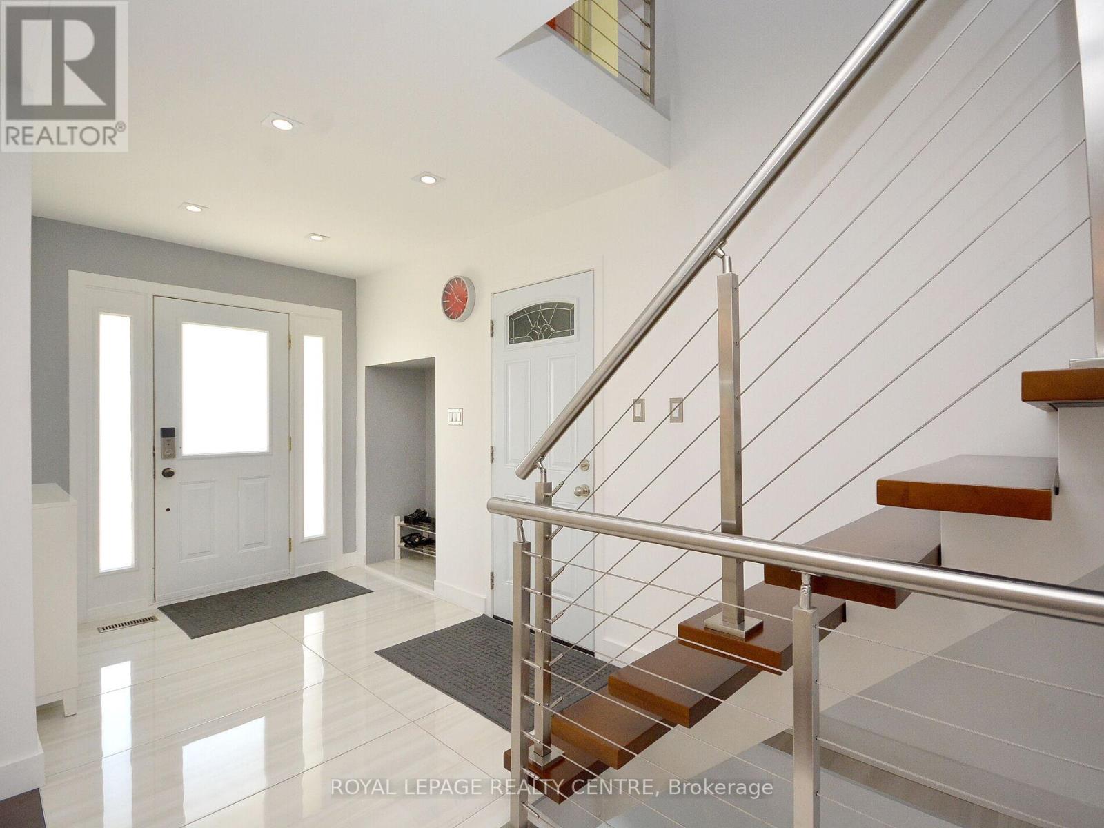 2503 Palisander Avenue, Mississauga, Ontario  L5B 2N4 - Photo 4 - W12733462