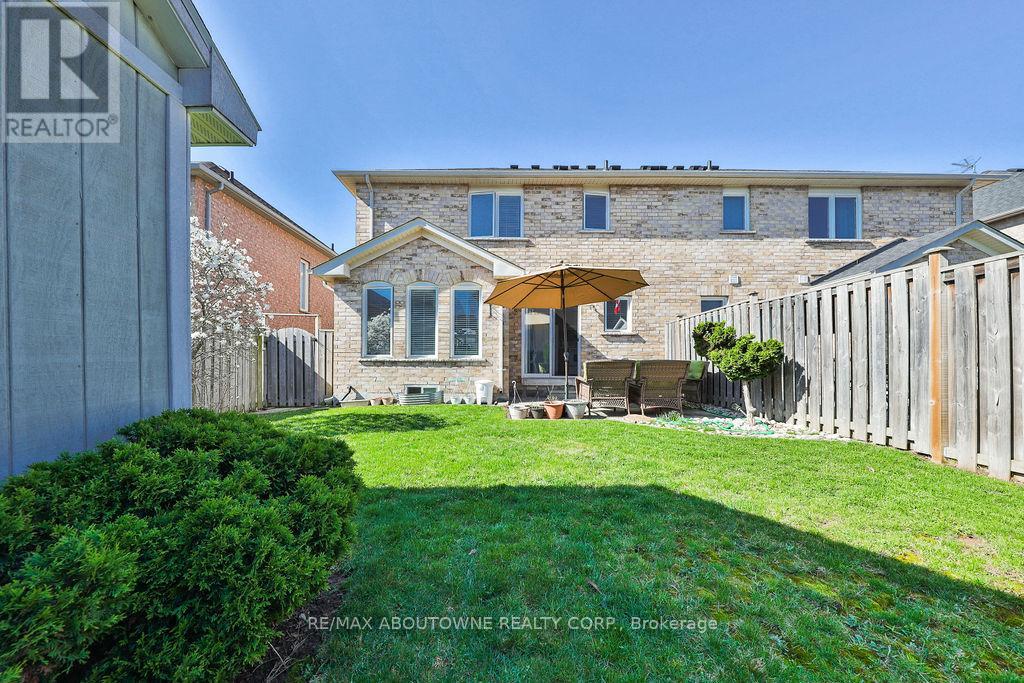 2185 Sutton Drive, Burlington, Ontario  L7L 7K5 - Photo 45 - W12733512