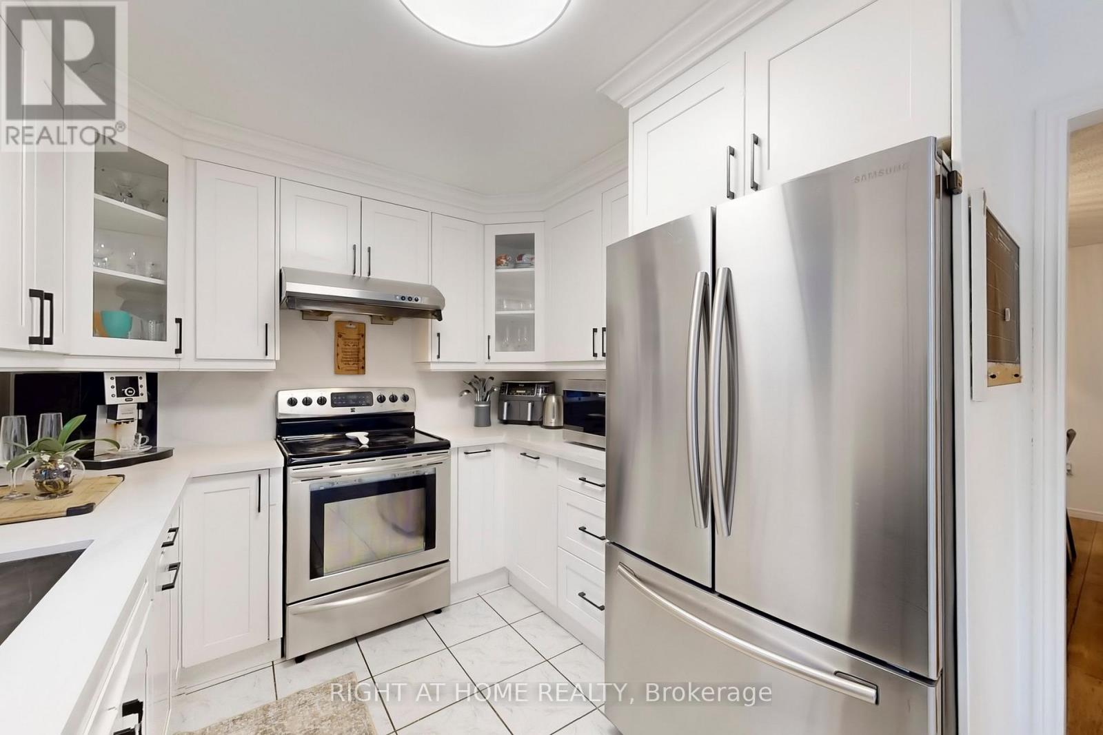 272 Hickory Circle, Oakville, Ontario  L6H 4V1 - Photo 12 - W12733518