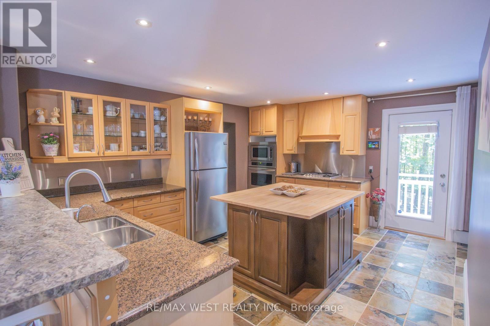 1158 Lorne Lane, Dysart Et Al, Ontario  K0M 1S0 - Photo 13 - X12733438