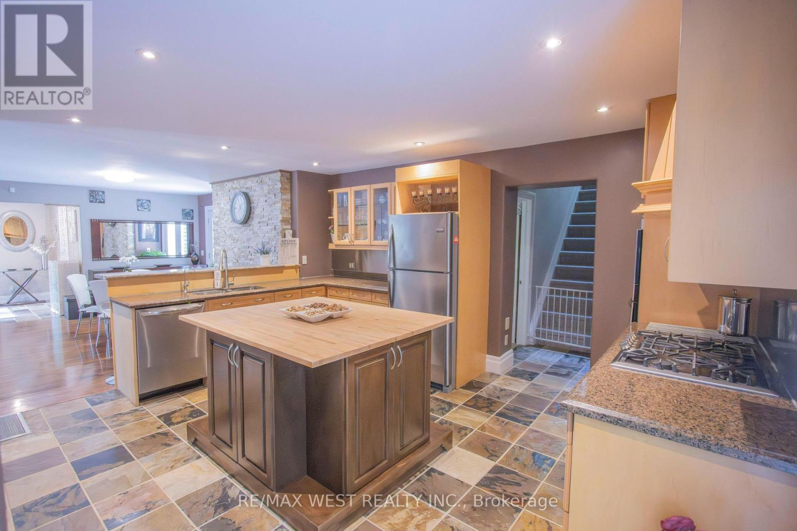 1158 Lorne Lane, Dysart Et Al, Ontario  K0M 1S0 - Photo 17 - X12733438