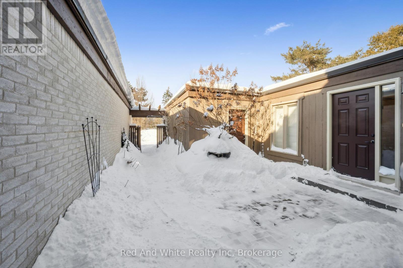 259 Old Post Road, Waterloo, Ontario  N2L 5B8 - Photo 4 - X12726790
